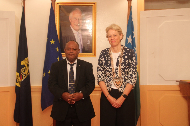 Governor General of the Solomon Islands, His Excellency Reverend David Tipa Kapu and the newly appointed non-resident Ambassador of the European Union (EU) to the Solomon Islands, Her Excellency Mrs. Barbara Plinkert after the presentation of credentials yesterday.