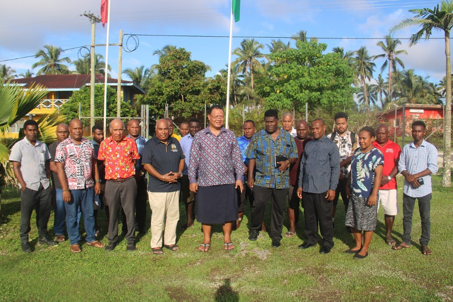  Solomon Islands delegation to Vanuatu pays visit to Temotu Premier.